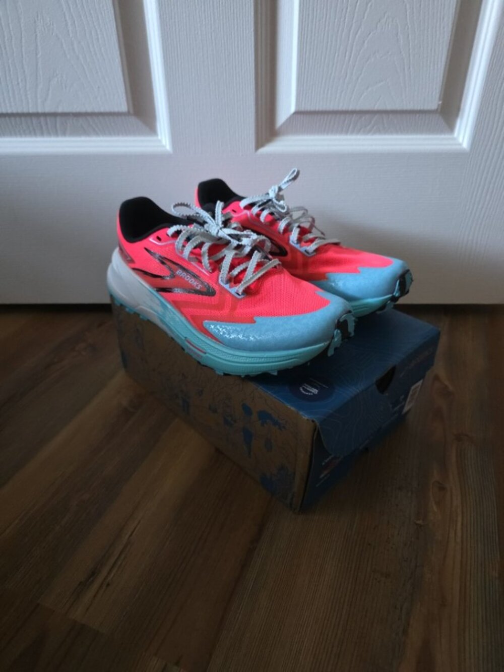 Brand new, Catamount 3 /Brooks / Speed Trail / Size 8